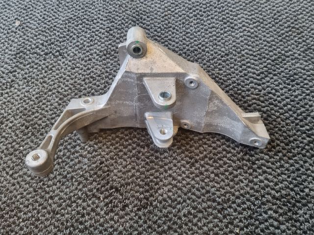 bontott ABARTH 500 / 595 / 695 Generátor Tartó Bak