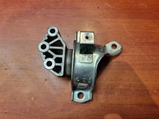 bontott ABARTH 500 / 595 / 695 Motor Tartó Bak Jobb