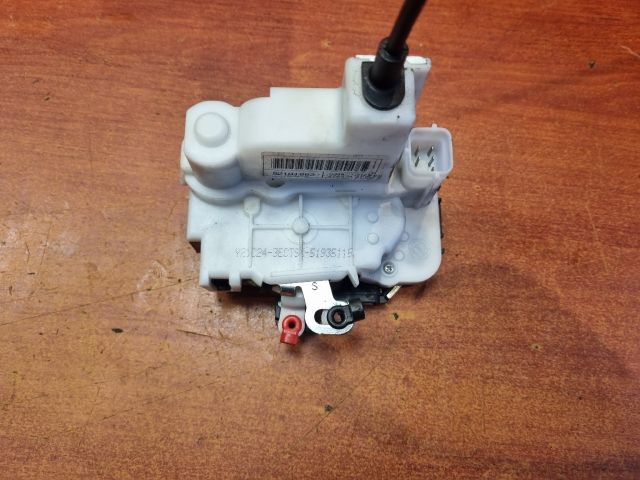 bontott ABARTH 500 / 595 / 695 Bal első Ajtózár