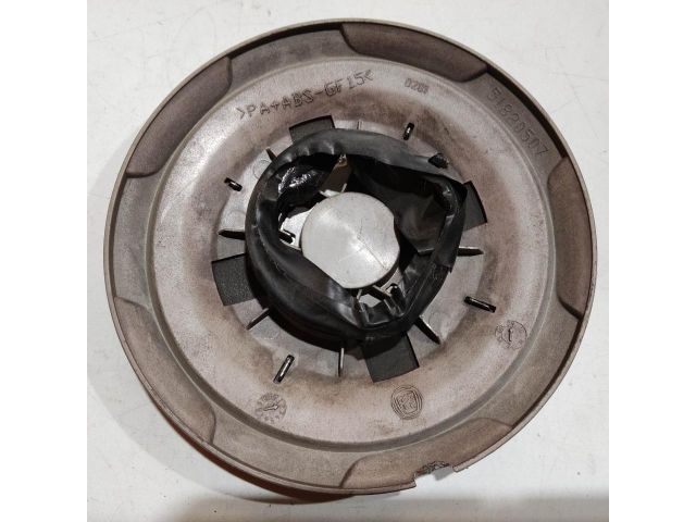 bontott ABARTH 500 / 595 / 695 Felniközép (1 db)