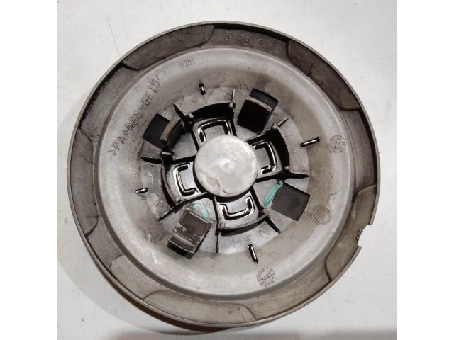 bontott ABARTH 500 / 595 / 695 Felniközép (1 db)