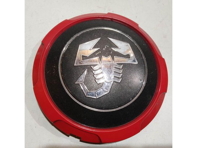 bontott ABARTH 500 / 595 / 695 Felniközép (1 db)