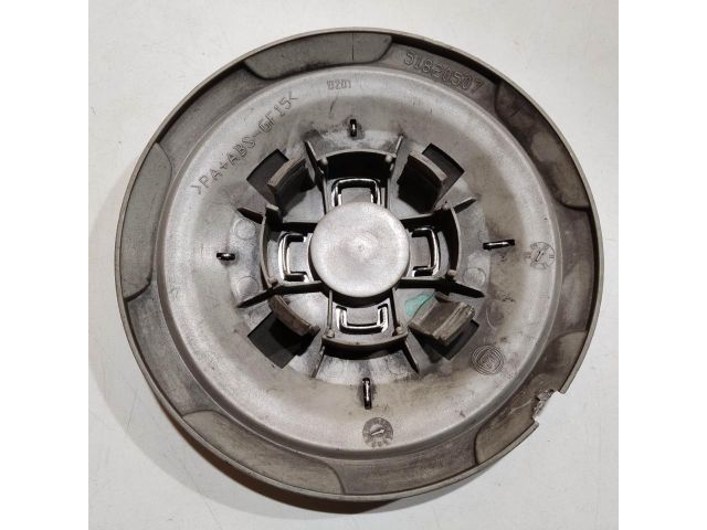 bontott ABARTH 500 / 595 / 695 Felniközép (1 db)