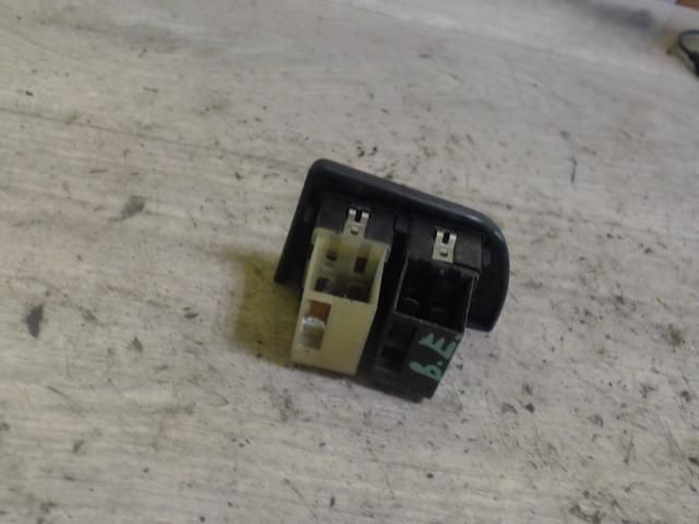 bontott ALFA ROMEO 145 Bal első Ablakemelő Kapcsoló