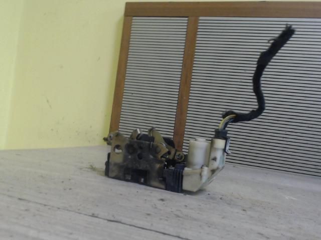 bontott ALFA ROMEO 145 Bal első Ajtózár