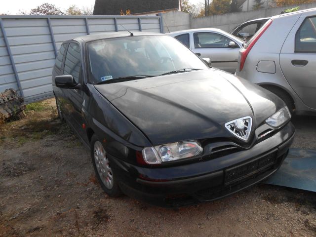 bontott ALFA ROMEO 145 Bal első Sárvédő Irányjelző