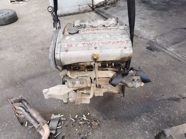 bontott ALFA ROMEO 146 Motor (Fűzött blokk hengerfejjel)