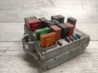 bontott ALFA ROMEO 147 Biztosítéktábla Motortér