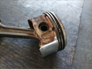 bontott ALFA ROMEO 147 Dugattyú és Hajtókar