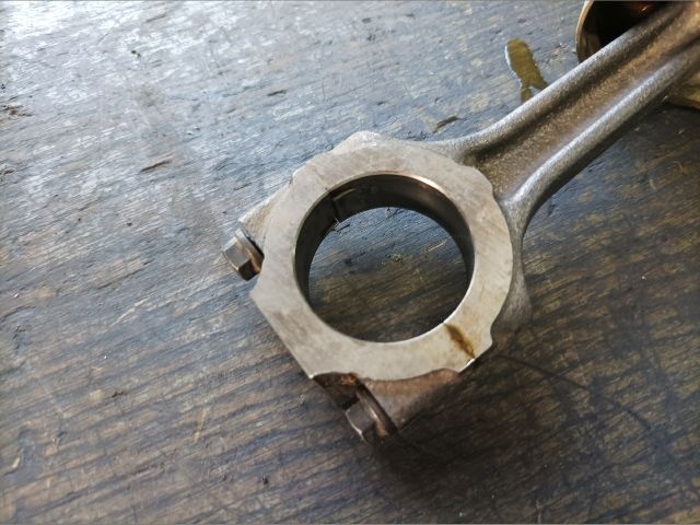 bontott ALFA ROMEO 147 Dugattyú és Hajtókar