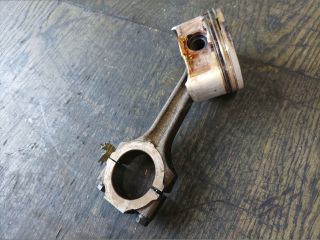 bontott ALFA ROMEO 147 Dugattyú és Hajtókar