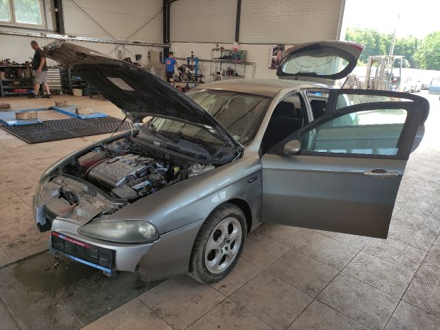 bontott ALFA ROMEO 147 Motor Tartó Bak Bal