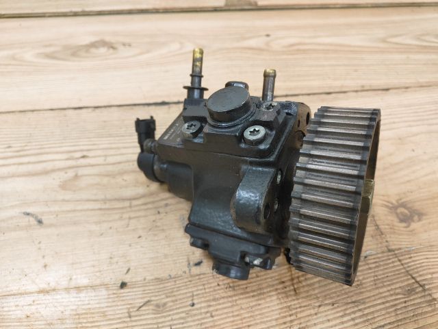 bontott ALFA ROMEO 147 Nagynyomású Szivattyú