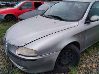 bontott ALFA ROMEO 147 Biztosítéktábla Motortér