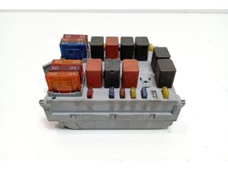 bontott ALFA ROMEO 147 Biztosítéktábla Motortér