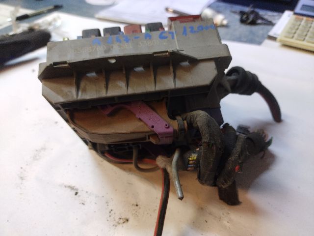 bontott ALFA ROMEO 147 Biztosítéktábla Motortér