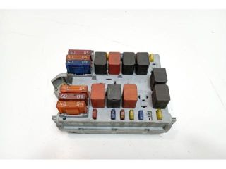 bontott ALFA ROMEO 147 Biztosítéktábla Motortér