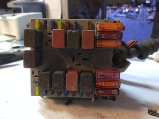 bontott ALFA ROMEO 147 Biztosítéktábla Motortér