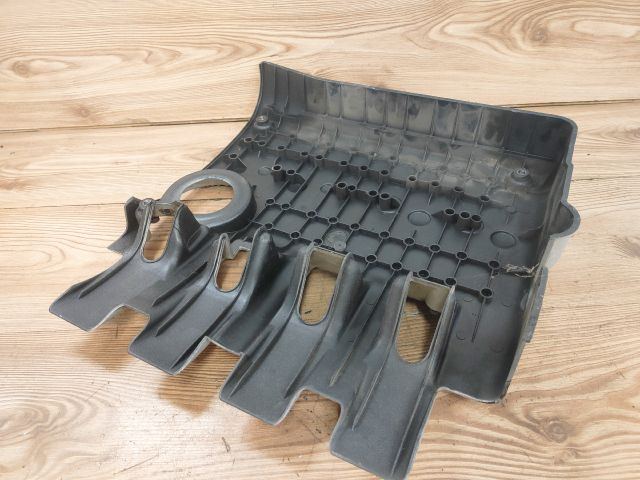 bontott ALFA ROMEO 147 Felső Motorburkolat