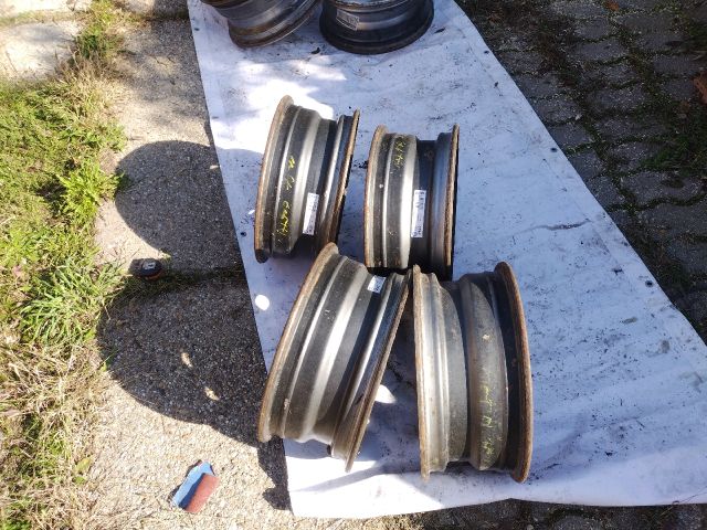 bontott ALFA ROMEO 147 Acélfelni Szett