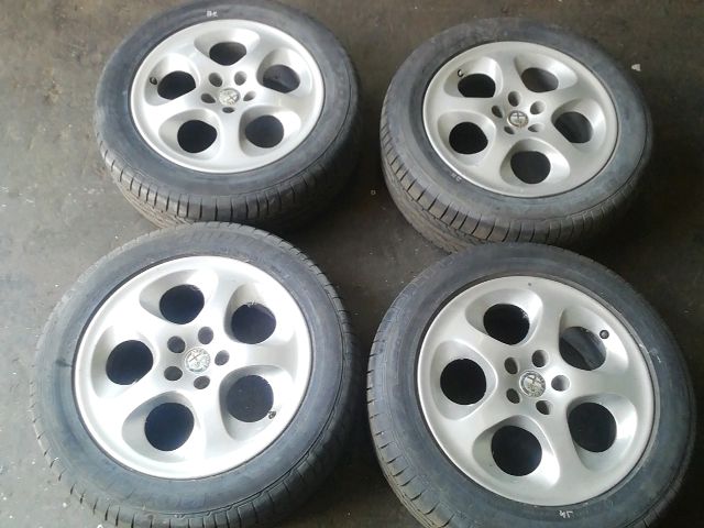 bontott ALFA ROMEO 147 Alufelni Szett Gumival