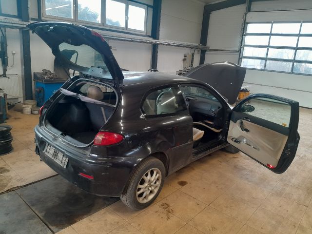 bontott ALFA ROMEO 147 Bal első Ablak