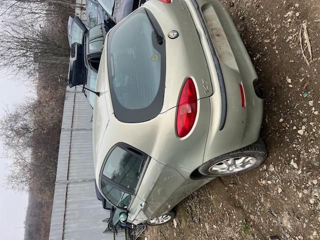 bontott ALFA ROMEO 147 Bal első Ajtó (Üres lemez)