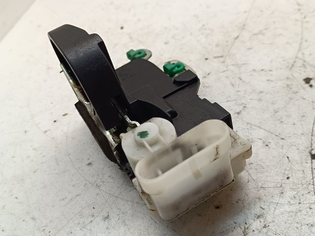 bontott ALFA ROMEO 147 Bal első Ajtózár