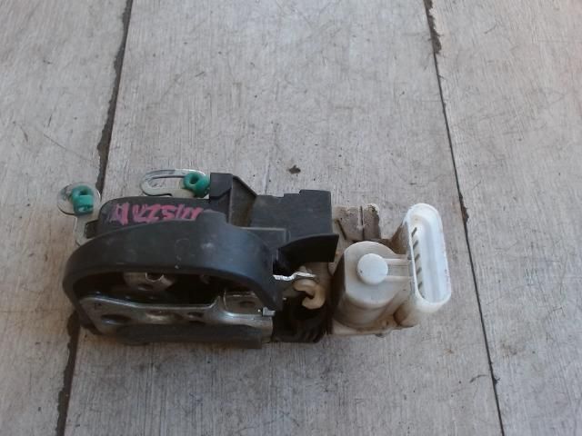 bontott ALFA ROMEO 147 Bal első Ajtózár