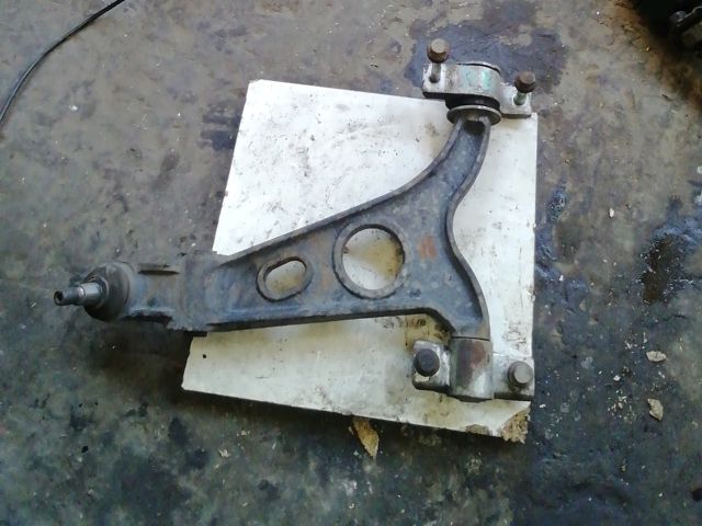 bontott ALFA ROMEO 147 Bal első Alsó Lengőkar