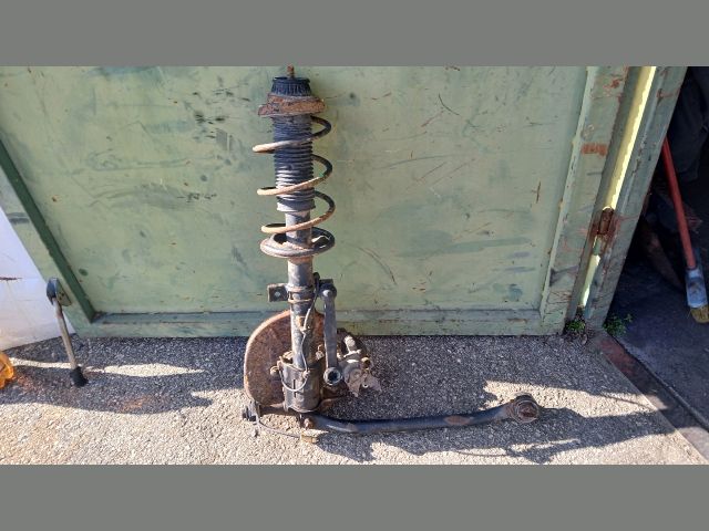 bontott ALFA ROMEO 147 Bal Gólyaláb Csonkállvánnyal