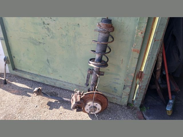 bontott ALFA ROMEO 147 Bal Gólyaláb Csonkállvánnyal