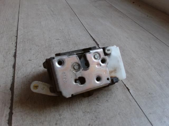 bontott ALFA ROMEO 147 Bal hátsó Ajtózár