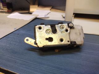 bontott ALFA ROMEO 147 Bal hátsó Ajtózár