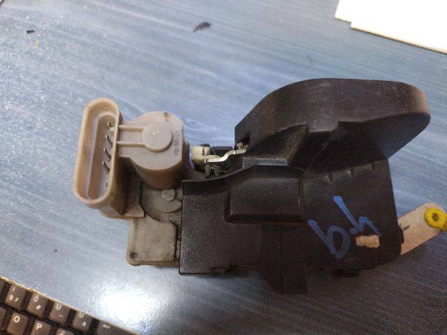 bontott ALFA ROMEO 147 Bal hátsó Ajtózár