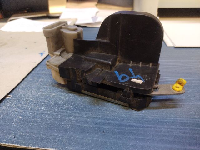 bontott ALFA ROMEO 147 Bal hátsó Ajtózár