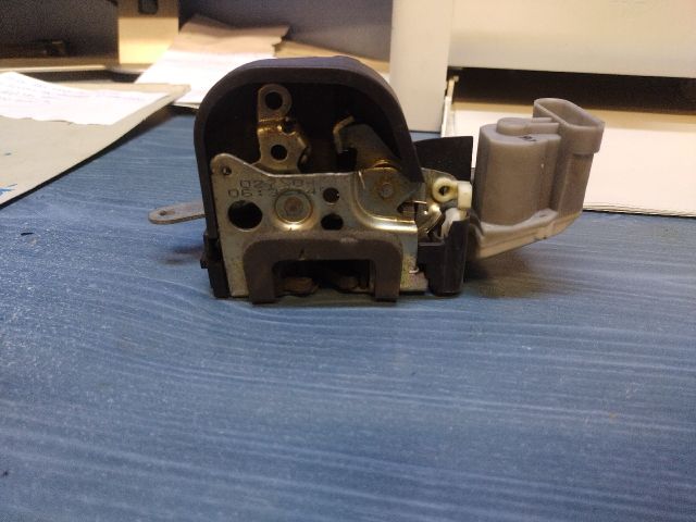 bontott ALFA ROMEO 147 Bal hátsó Ajtózár