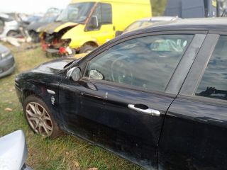 bontott ALFA ROMEO 147 Bal hátsó Gumikéder