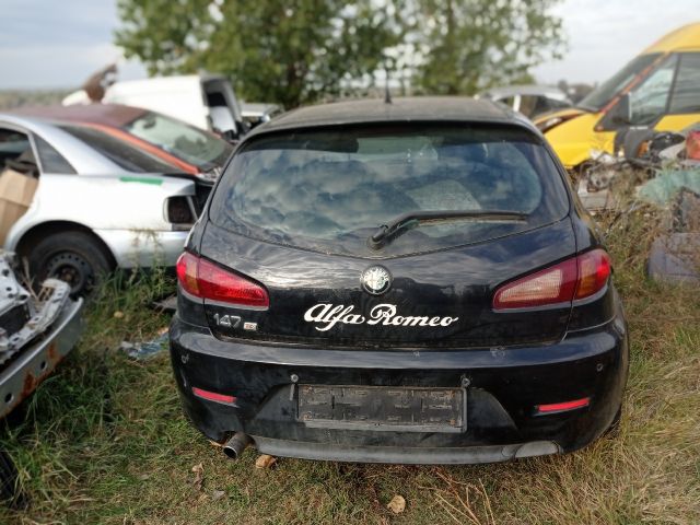 bontott ALFA ROMEO 147 Bal hátsó Gumikéder