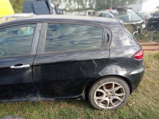 bontott ALFA ROMEO 147 Bal hátsó Gumikéder