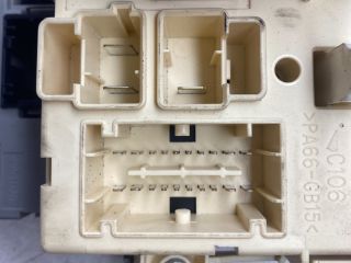 bontott ALFA ROMEO 147 Biztosítéktábla Doboz