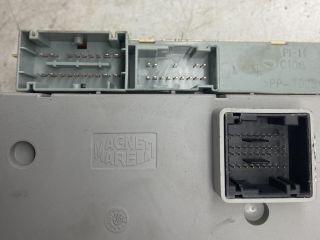 bontott ALFA ROMEO 147 Biztosítéktábla Doboz