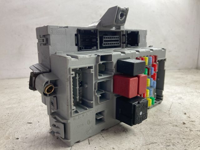 bontott ALFA ROMEO 147 Biztosítéktábla Doboz