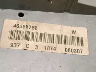 bontott ALFA ROMEO 147 Biztosítéktábla Utastér