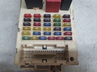 bontott ALFA ROMEO 147 Biztosítéktábla Utastér