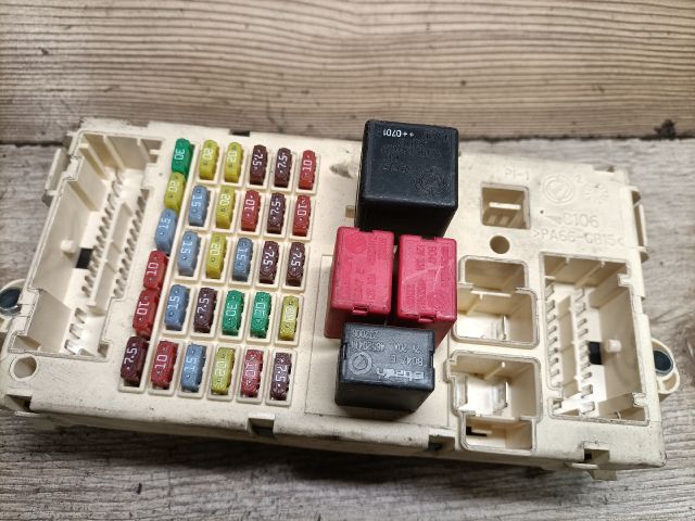 bontott ALFA ROMEO 147 Biztosítéktábla Utastér