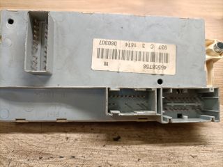 bontott ALFA ROMEO 147 Biztosítéktábla Utastér