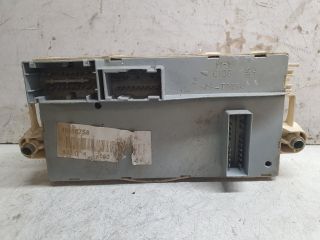 bontott ALFA ROMEO 147 Biztosítéktábla Utastér