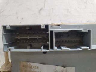 bontott ALFA ROMEO 147 Biztosítéktábla Utastér