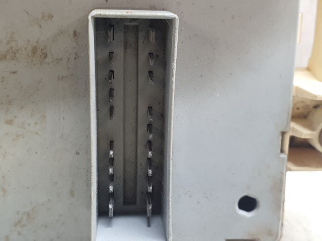 bontott ALFA ROMEO 147 Biztosítéktábla Utastér